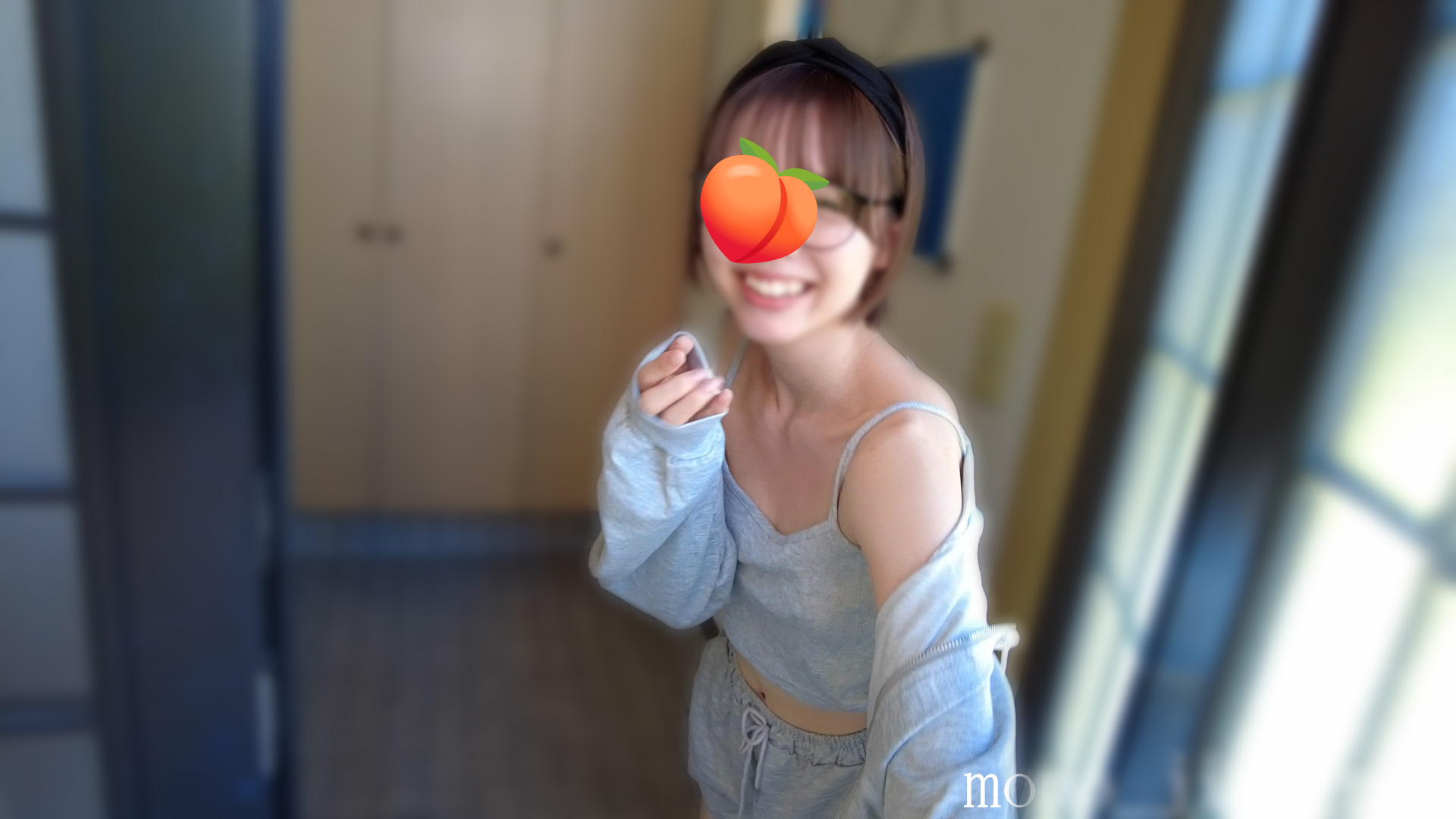 【有码】FC2-4168493 〖白昼寝取られ〗25歳新婚妻の自宅訪問 旦那と食事をしてる食卓でハメ潮吹き散らかすドМな
